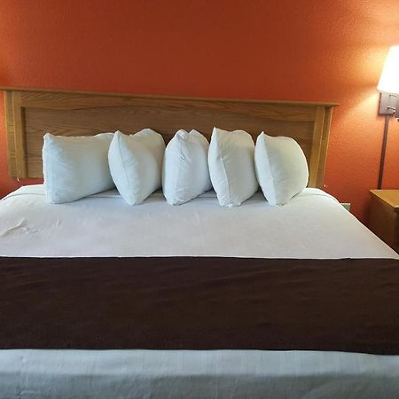Americinn By Wyndham Garden City Bagian luar foto
