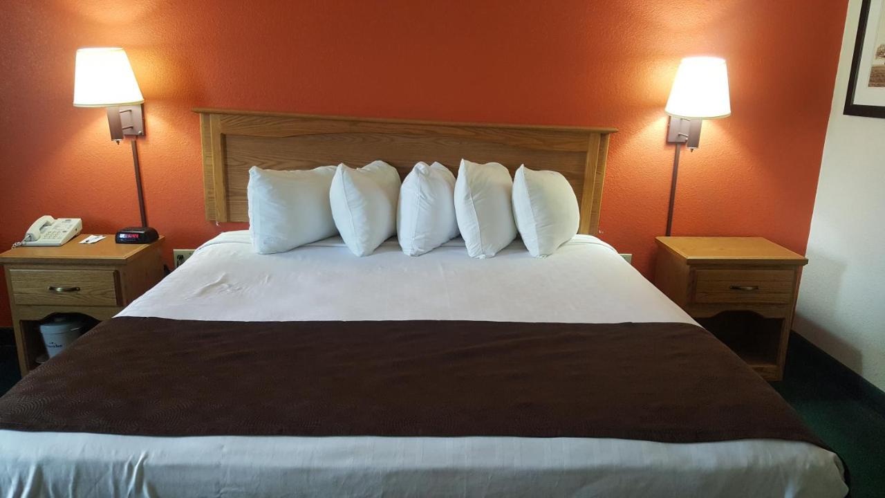 Americinn By Wyndham Garden City Bagian luar foto